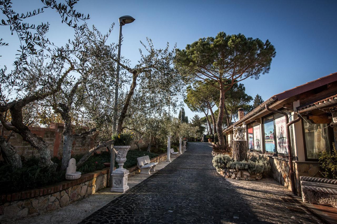 Tenuta Gran Paradiso Hotel Palombara Sabina ภายนอก รูปภาพ
