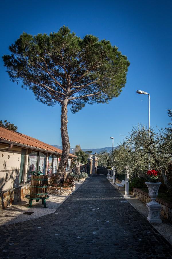 Tenuta Gran Paradiso Hotel Palombara Sabina ภายนอก รูปภาพ